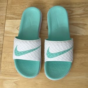NIKE slides | white & turquoise | size 9